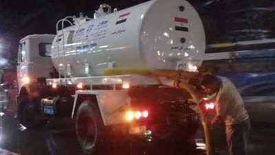 محافظ الجيزة يقود عمليات شفط مياه الأمطار من الشوارع