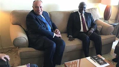 على هامش منتدى أفريقيا ٢٠١٨.. وزير الخارجية يلتقي رئيس مفوضية الاتحاد الإفريقي