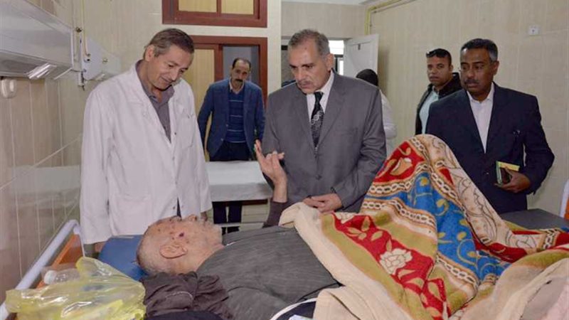 محافظ أسيوط يزور