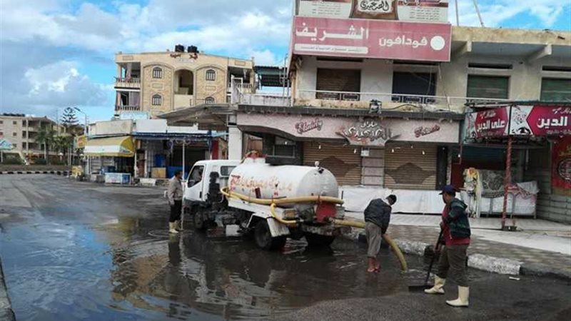 أمطار وعواصف تهب