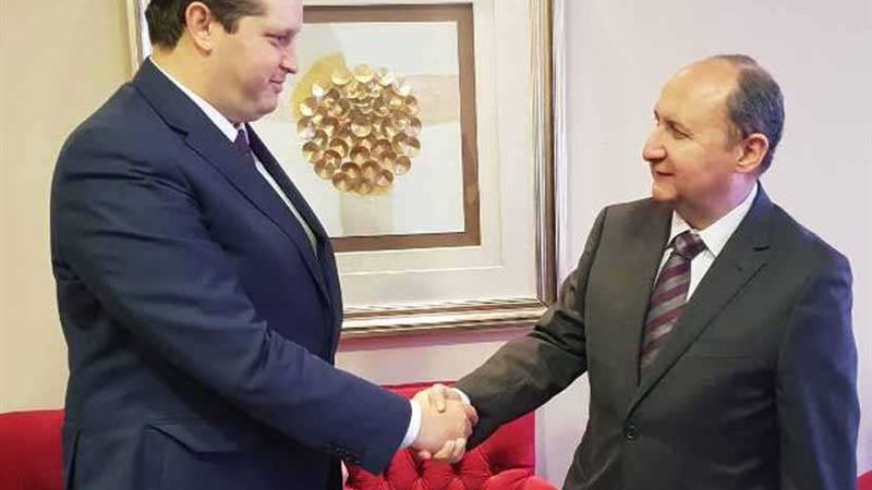 وزير التجارة يلتقي