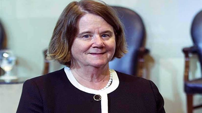 جانيت هيكمان: البنك