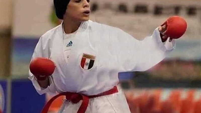 فريال أشرف تحرز فضية