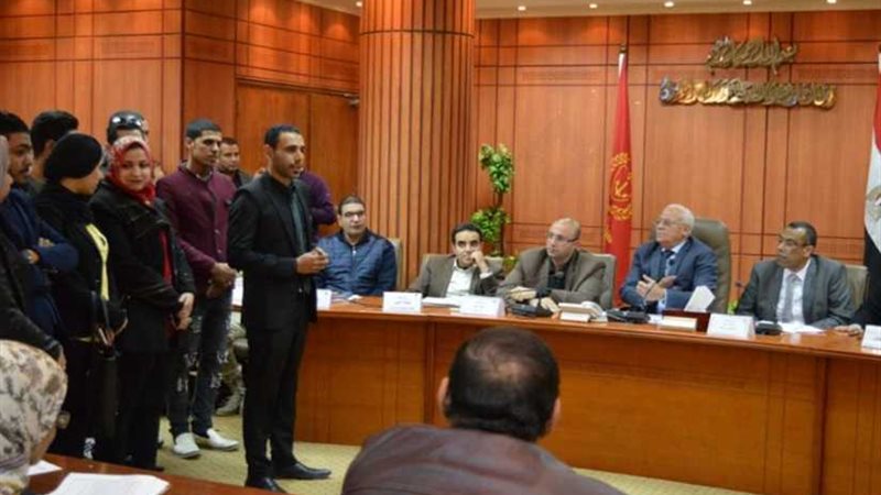 محافظ بورسعيد يُكرّم