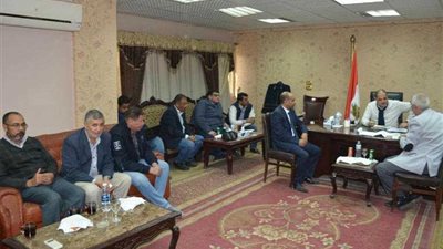 محافظ الغربية يراجع موقف المشروعات مع الجهاز التنفيذي بالمحلة