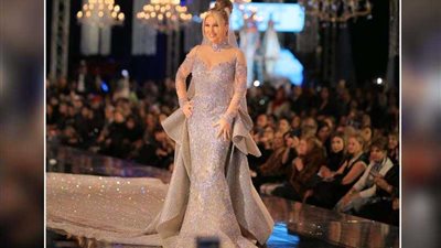 هاني البحيري يكشف سبب تصميم فستان نيكول سابا.. (فيديو)