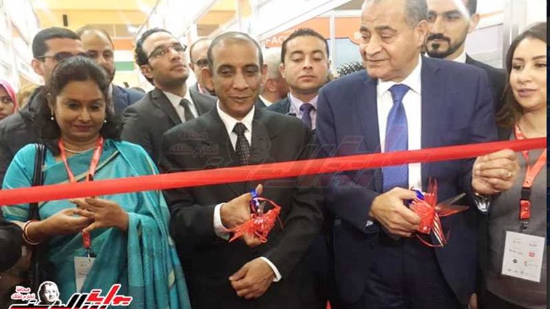 وزير التموين وسفير