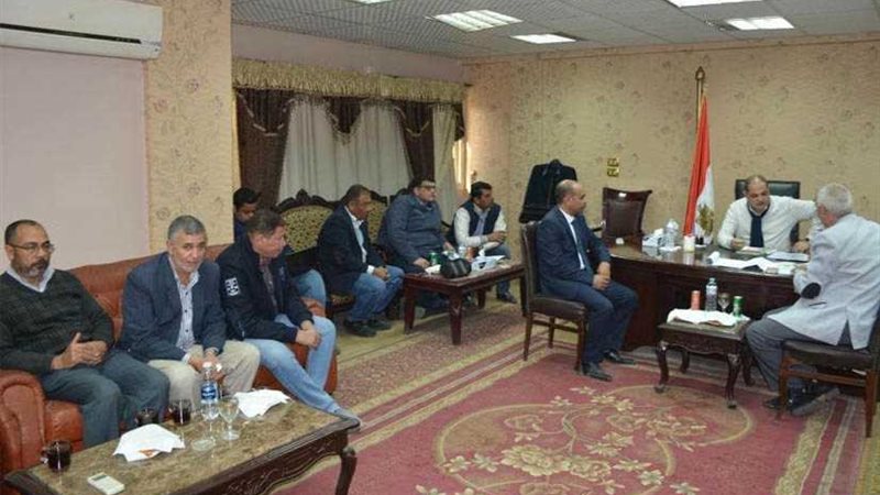 محافظ الغربية يراجع