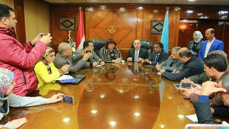 وزيرة الثقافة ومحافظ