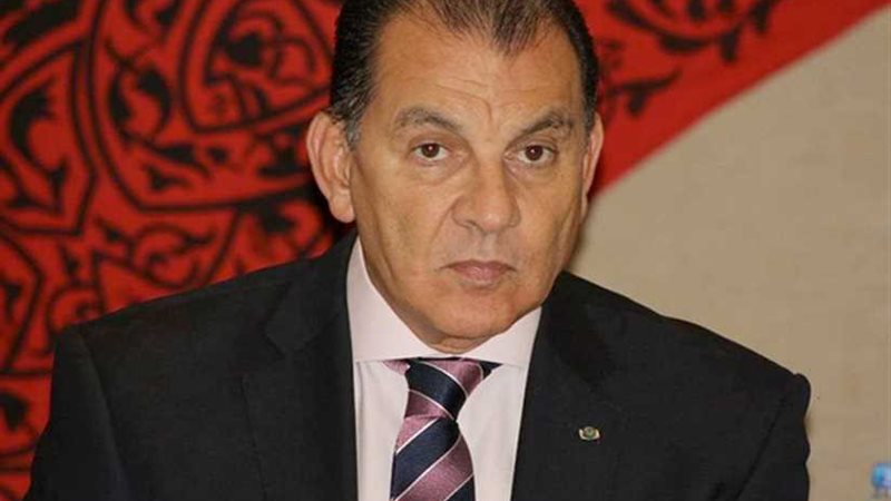 حاتم باشات: انطلاق