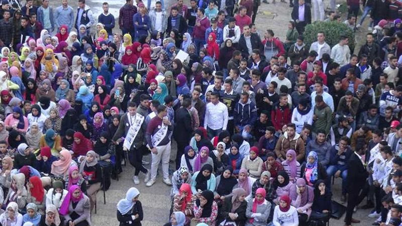 آداب بتفرح مهرجان