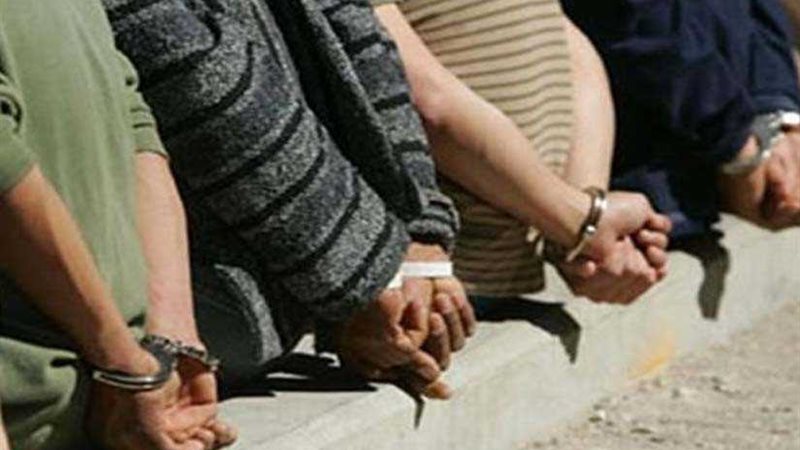 سائق توك توك و3 من