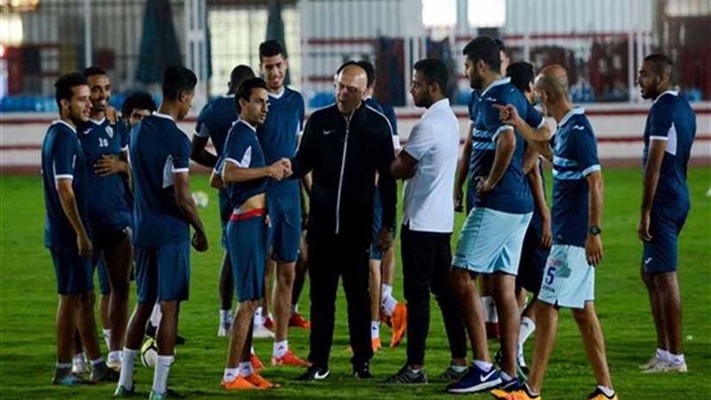 جلسة بين جروس واللاعبين