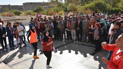جامعة أسيوط تختتم يومها الأول للدارسين بمسابقات ترفيهية ورياضية
