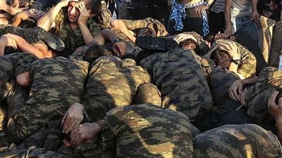 اعتقال عشرات الجنود الأتراك وضباط كبار