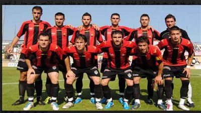 لاعبو فريق كرة قدم إسباني يقررون الرحيل جميعًا