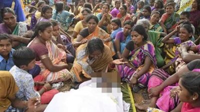 مصرع 11 وإصابة 100 آخرين بالتسمم في معبد هندوسي