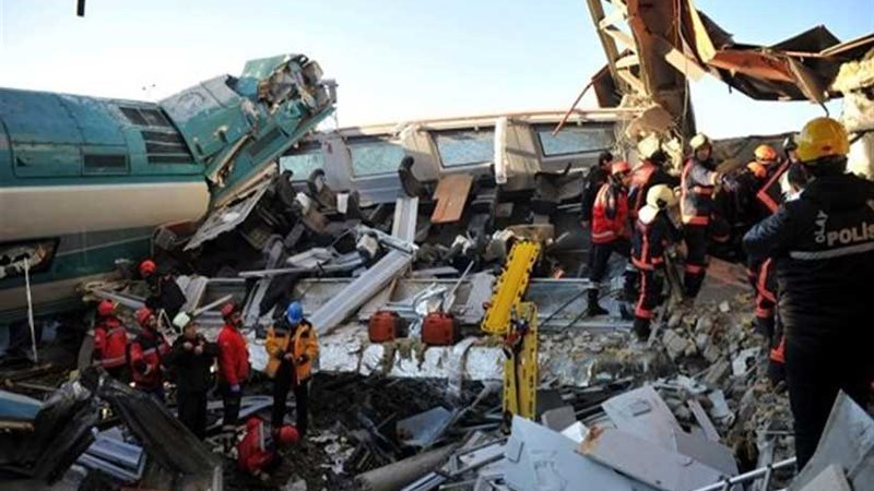 مقتل 4 أشخاص وإصابة