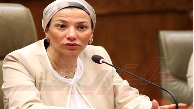 وزيرة البيئة تبحث