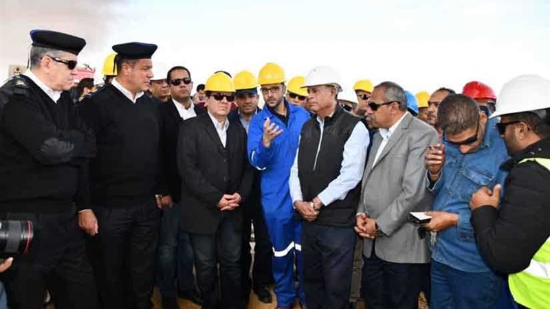 وزير البترول يتفقد