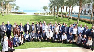 رئيس جامعة بنها يشارك في برنامج 