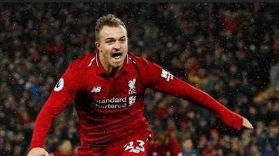 شاكيري البديل يسجل ثنائية تقدم ليفربول على مانشستر يونايتد