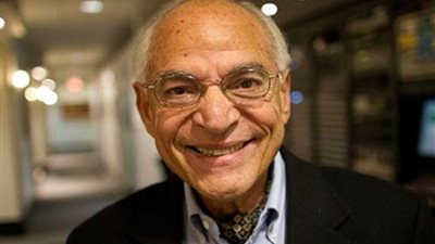 العالم المصري فاروق الباز يشيد بالصرح العلمي لجامعة أسوان