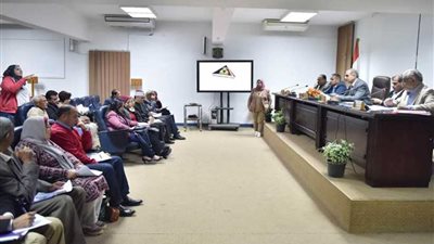 حصر ميداني شامل للأميين بأسيوط و11 منهج تعليمي لمحو الأمية