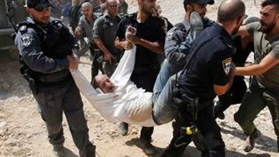 الاحتلال الإسرائيلي يعتقل 17 فلسطينيا بالضفة والقدس
