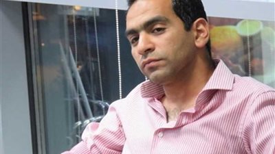 عادل مصطفى لـ