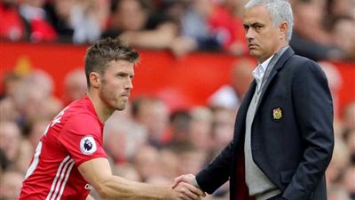 مانشستر يونايتد يعين مايكل كاريك مديرًا فنيًا مؤقتًا بعد رحيل مورينيو