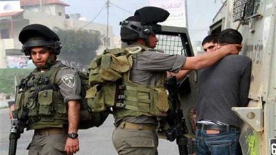 قوات الاحتلال الإسرائيلي تعتقل 24 فلسطينيا من الضفة الغربية