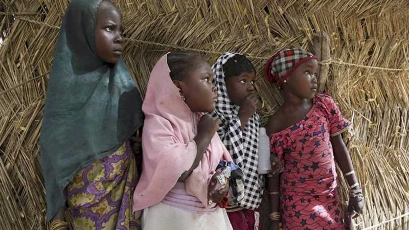 مئات النيجيريين يفرون