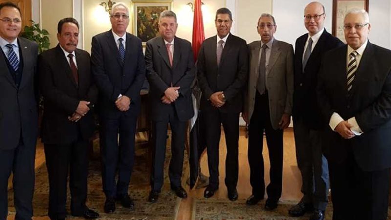 توفيق يكلف القابضة