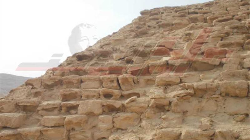 بوابة روزاليوسف تشق