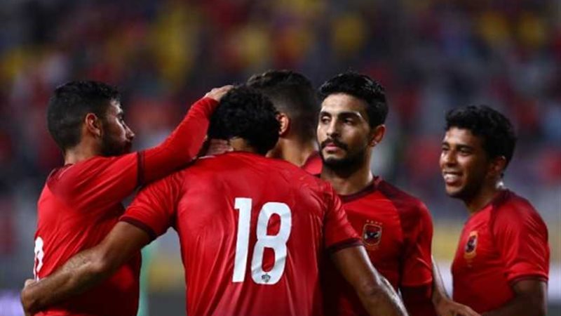 الأهلي يعلن تشكيل