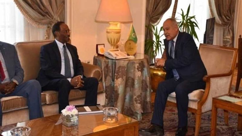 أبو الغيط يناقش مع