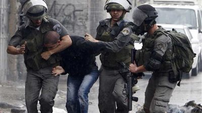 قوات الاحتلال الإسرائيلي تعتقل 28 فلسطينيًا بينهم 15 مقدسيًا