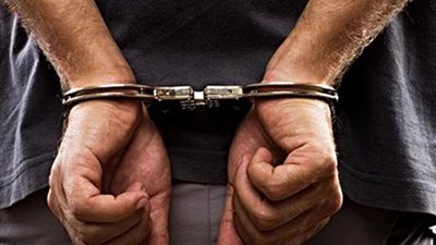 ضبط عاطلين بحوزتهما ٤٠ طربة حشيش بالعامرية