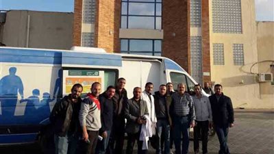 فرق« 100مليون صحة» تفحص عمال مصانع المنوفية