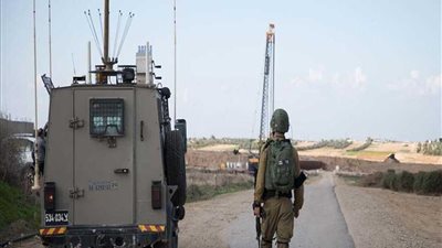 طاقم تفتيش إسرائيلي يسرق أسلحة من قاعدة عسكرية