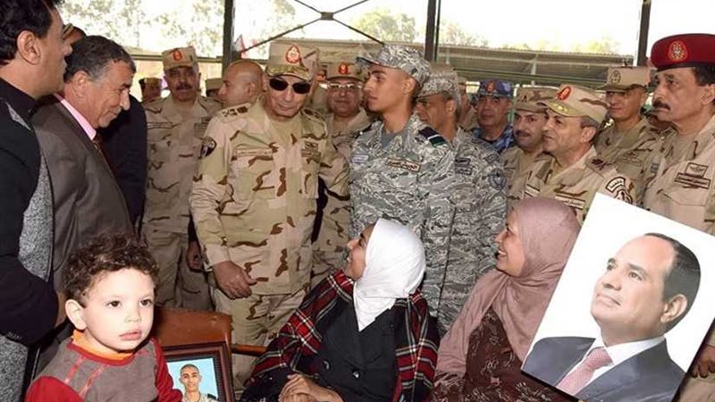 وزير الدفاع يتابع