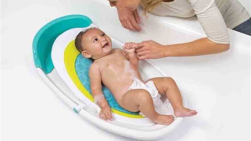 دراسة: مداعبة الرضيع