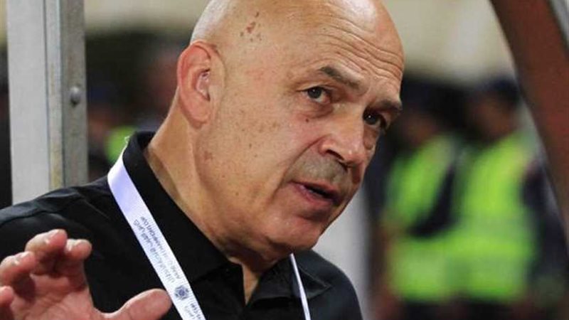 جروس يجتمع بلاعبي