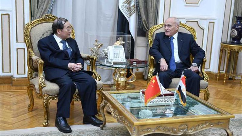 العصار يبحث مع سفير