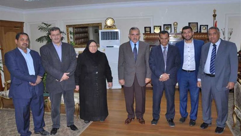محافظ أسيوط يستعرض