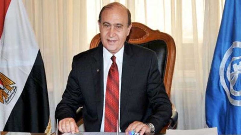 قناة السويس تنظم