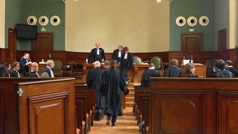 محاكمة أبوين لإرغامهما