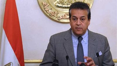 وزير التعليم العالي يناقش مع أساتذة قصر العيني لائحة قانون المستشفيات الجامعية