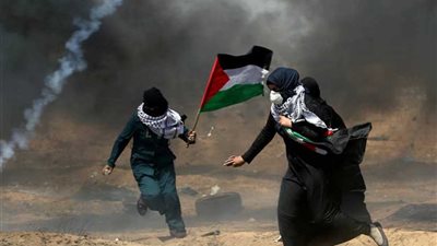 استشهاد فلسطيني وإصابة العشرات في الجمعة الـ39 من مسيرات العودة